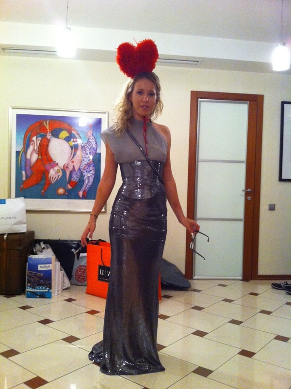 Ксения Собчак выложила в блог эпатажные фото