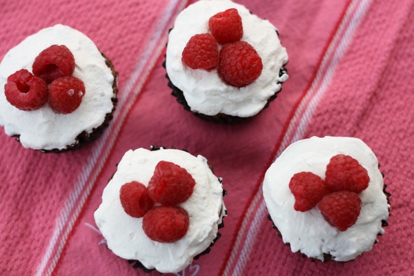 Как приготовить песочные корзиночки со взбитыми сливками (ВИДЕО)