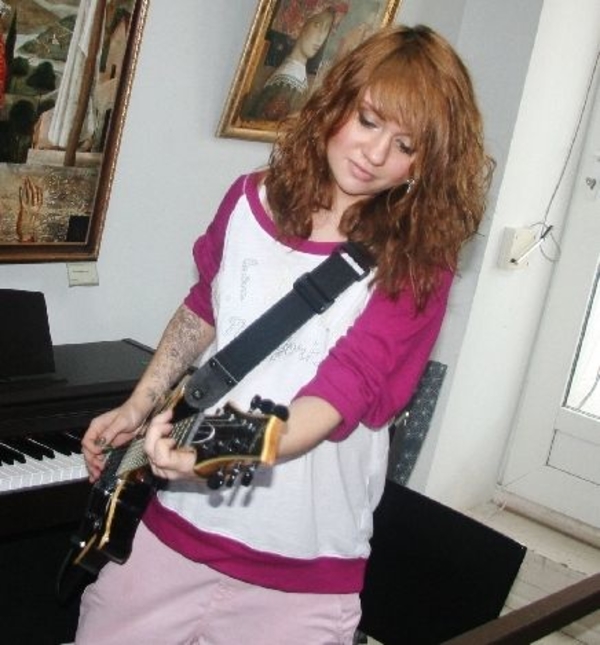 Звезда Ранеток показала округлившийся животик