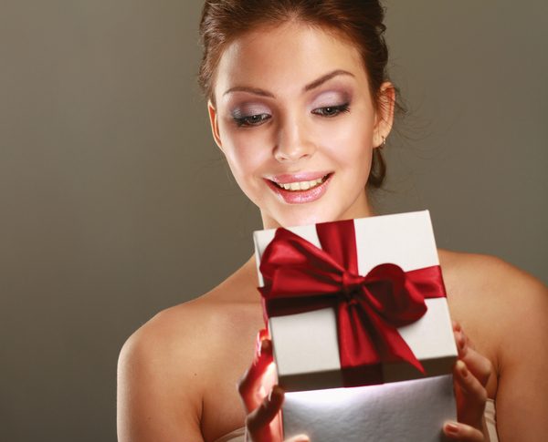 Что подарить ему на 23 февраля? Себя, конечно!