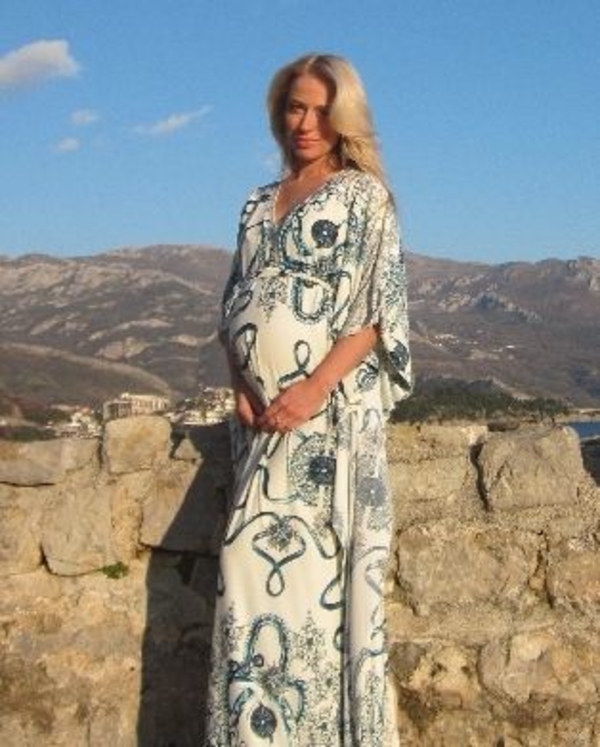 Экс-участница группы Блестящие будет рожать в Америке