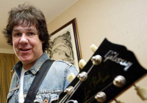 Названа причина смерти певца Гэри Мура