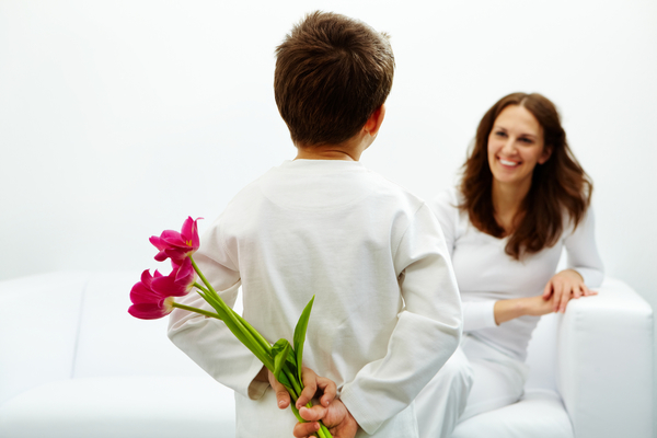 Поздравления на 8 марта в стихах: Дети удивляют мам