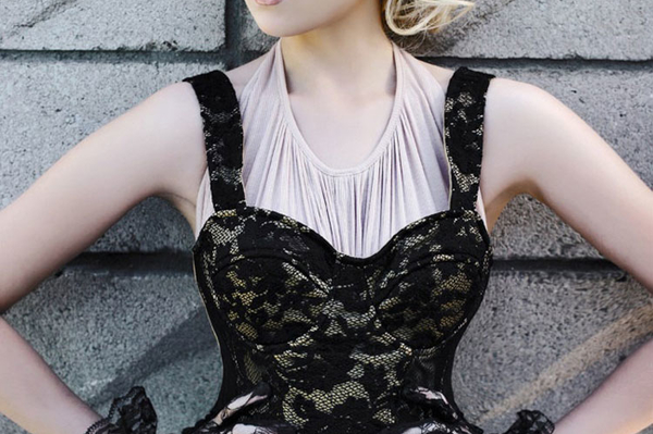 Пресс-служба Мики Ньютон