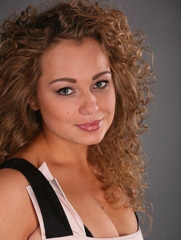 Яна Соломко стала новой участницей группы REAL O