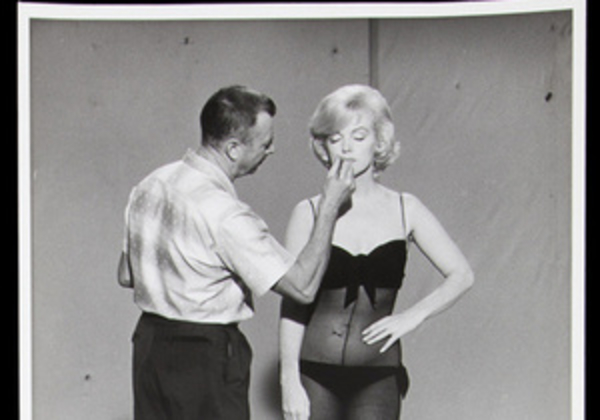 Неизвестные фотографии Мэрилин Монро выставят на аукцион