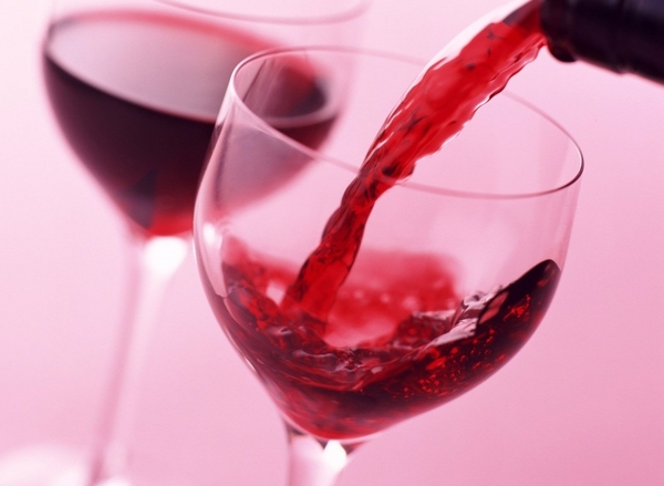 Как правильно наливать вино (ВИДЕО)