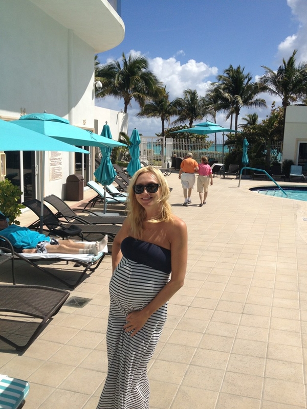 Беременная Кристина Орбакайте похвасталась животиком