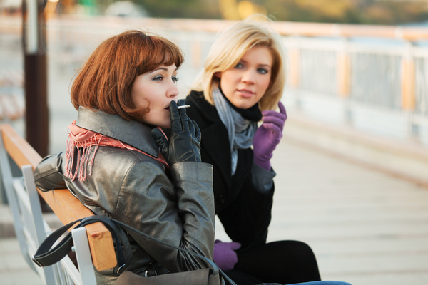 Ученые: Дым сигарет разрушает клетки организма