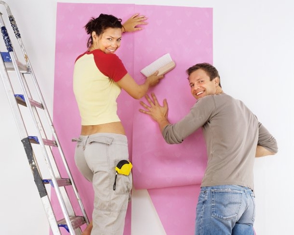 Клеим обои правильно: Советы профессионалов