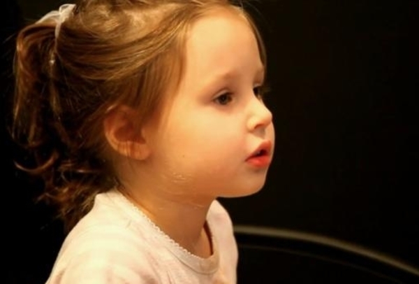 Витас показал маленькую дочь