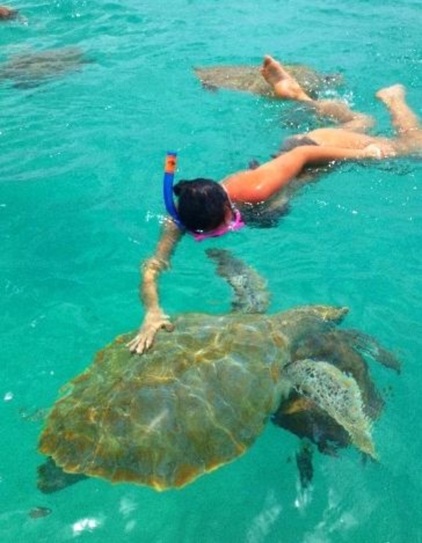 Алена Водонаева отдыхает на курорте