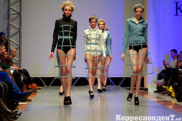 Итоги недели: Скандал на конкурсе красоты и новая прическа Виктории Бекхэм