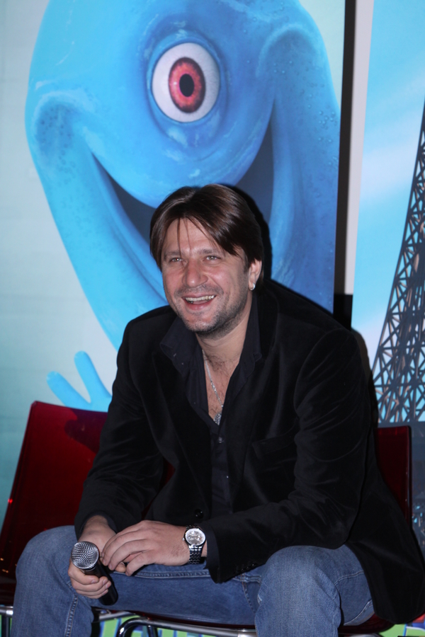 Виктору Логинову разбили новый автомобиль