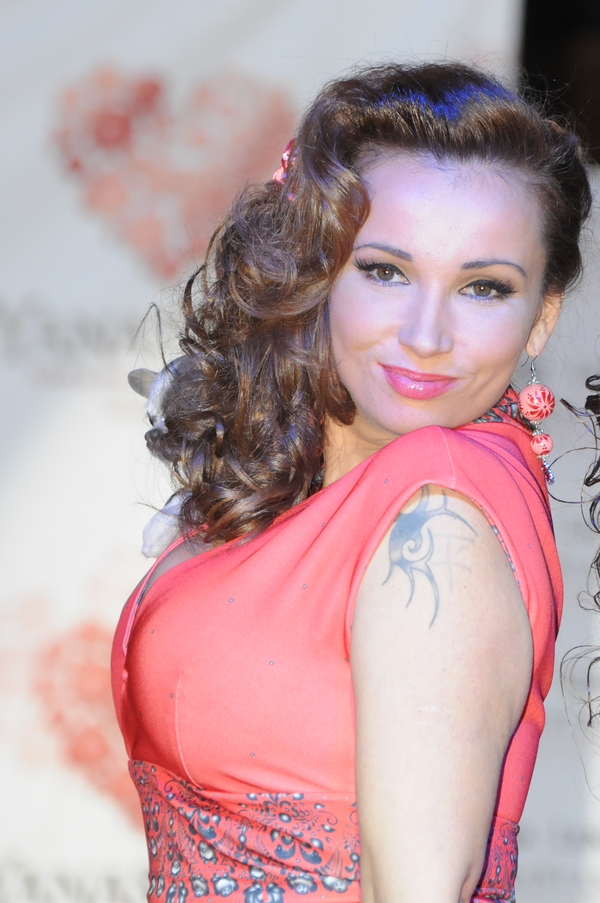 Анфиса Чехова будет рожать в Грузии?