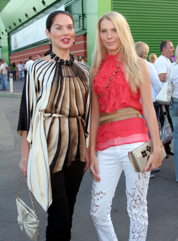 Влада Прокаева устроила на работу свою старшую дочь