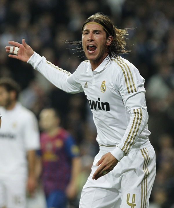 Body Battle: Серхио Рамос против Давиде Сантона