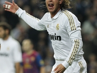 Body Battle: Серхио Рамос против Давиде Сантона