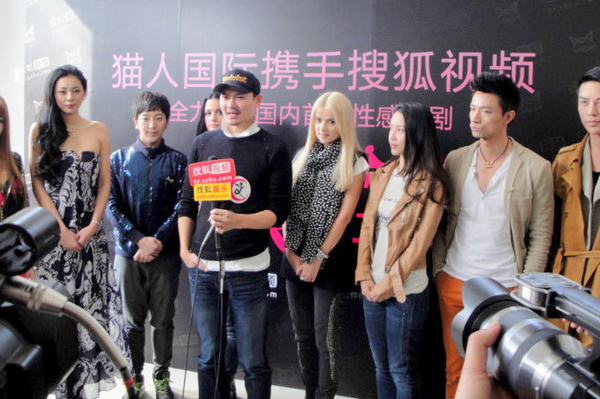 Пресс-служба Мики Ньютон