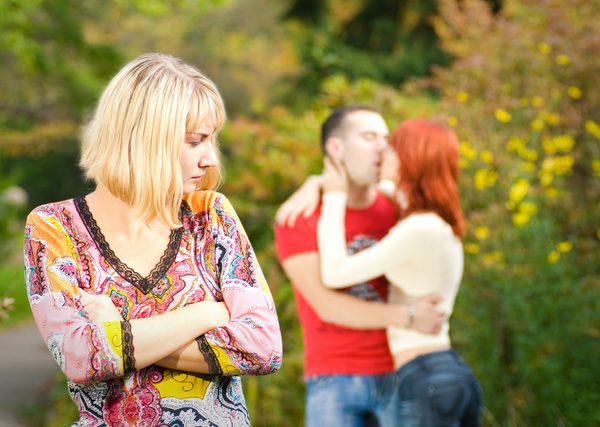 Мужчинам необходимо изменять своим женщинам