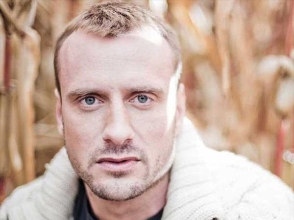 Холостяк хочет жениться на самой сексуальной девушке проекта?