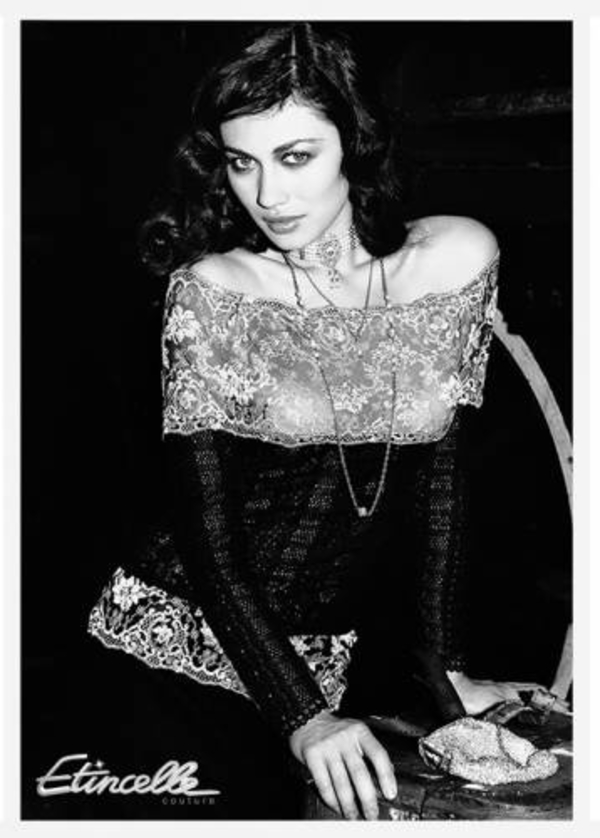 Девушка Бонда Ольга Куриленко запела