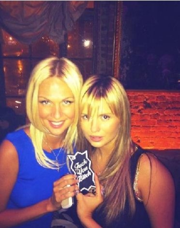 Анна Семенович сменила прическу