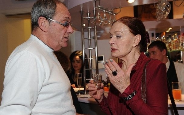 Актриса Людмила Чурсина удивила своим маникюром