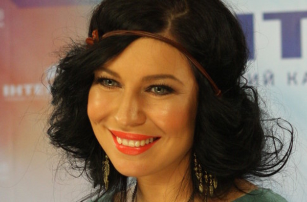 Елка: Премьера клипа Цепи-ленты