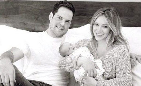 Хилари Дафф показала фото мужа и новорожденного сына