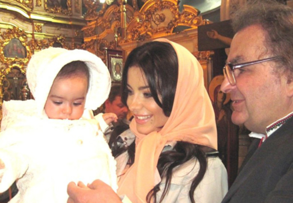 Ани Лорак наконец-то показала свою дочь