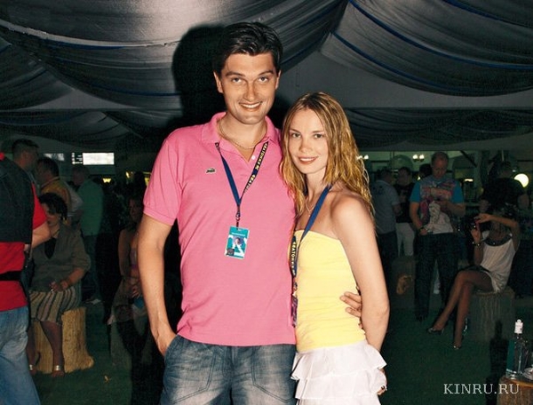 Стали известны интимные подробности сестер Арнтгольц