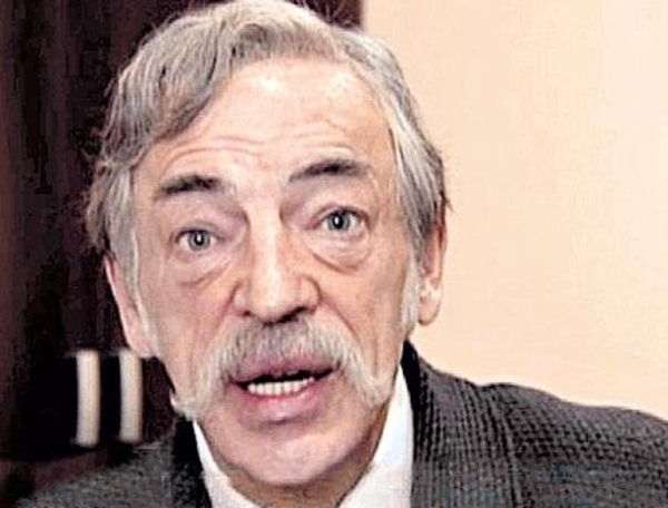 Михаил Боярский снял свою знаменитую шляпу