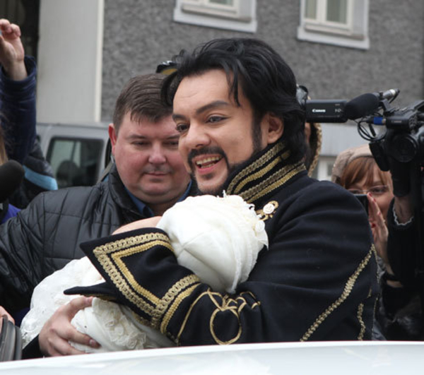 Кумой Филиппа Киркорова стала его давняя подруга