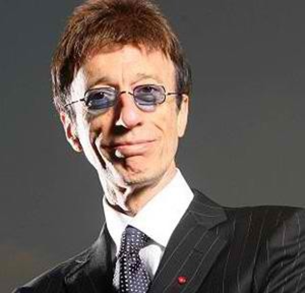 Вокалист группы Bee Gees вышел из комы