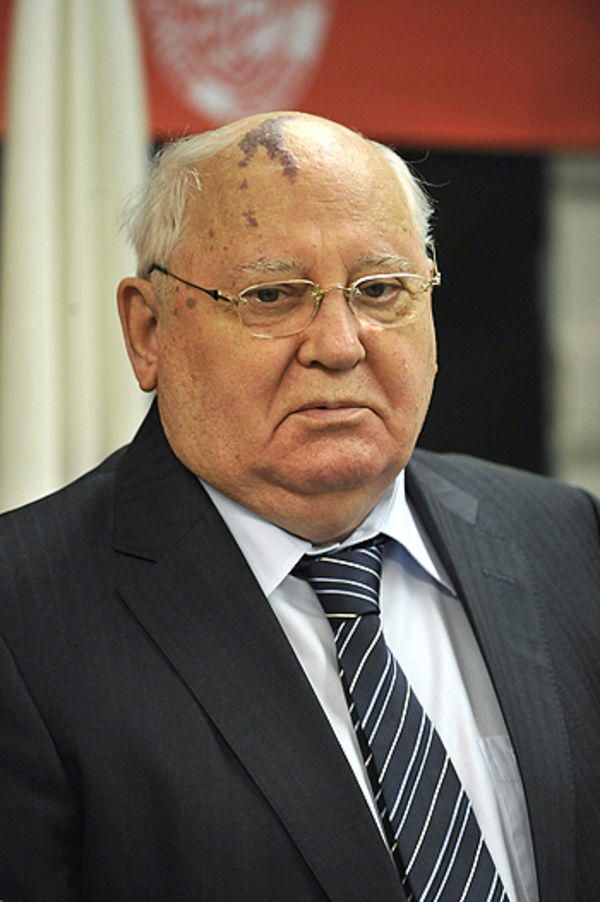 Михаил Горбачев и Шон Пенн поговорили со студентами