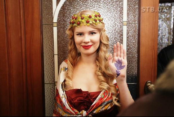 Холостяк 2: Вика Салова покинула шоу