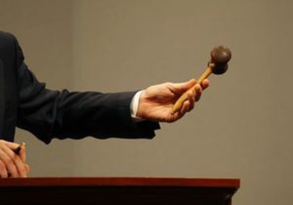 На аукционе в США продадут прототип корабля-невидимки из бондианы