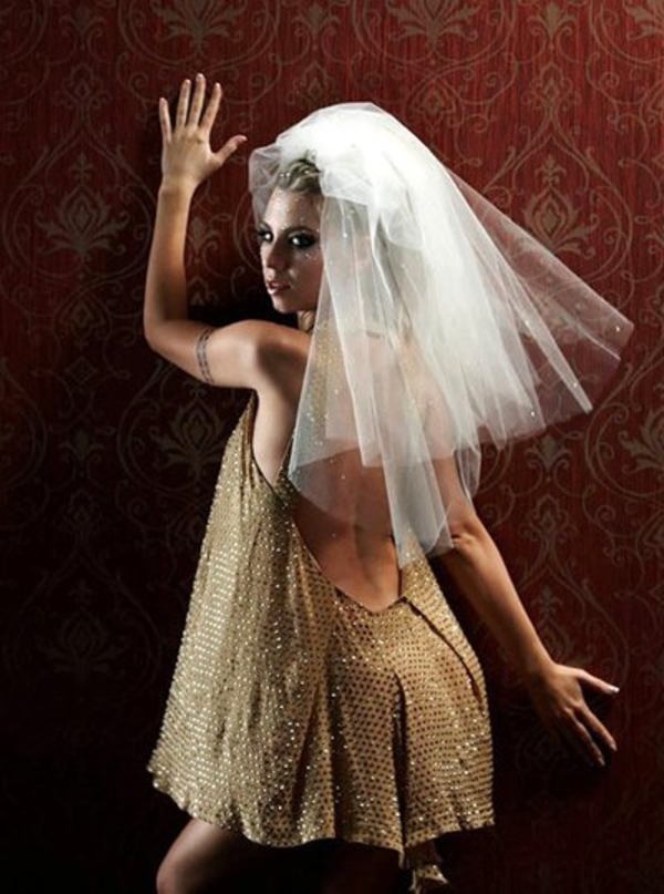 Дочь Салтыковых выложила в Сеть откровенные фото