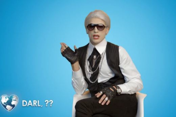 Эштон Катчер записал пародию на Карла Лагерфельда