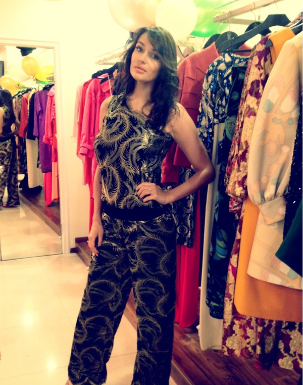 Алена Водонаева впервые показала своего сына