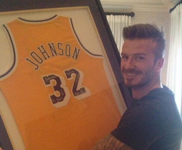 Бекхэм показал, что ему подарили на день рождения