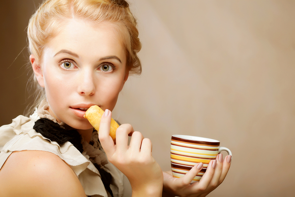 Ученые узнали, безопасно ли есть продукты, которые упали на пол