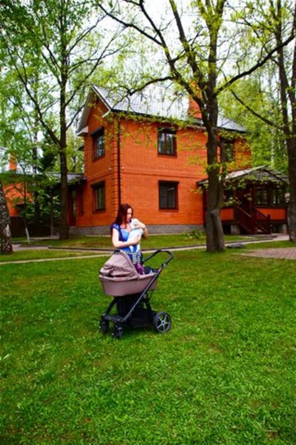 Эвелина Бледанс впервые показала сына