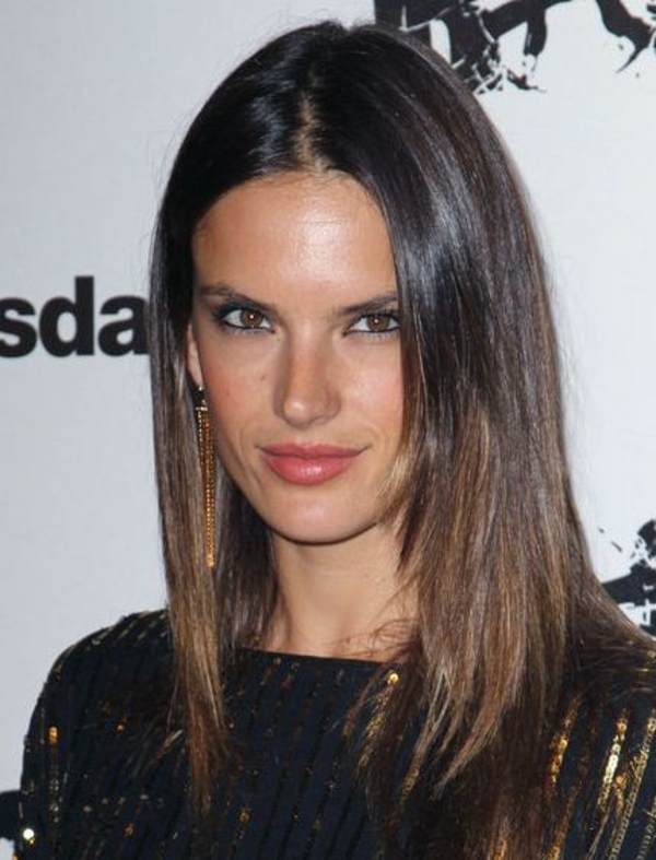 Алессандра Амбросио разместила первое фото новорожденного сына