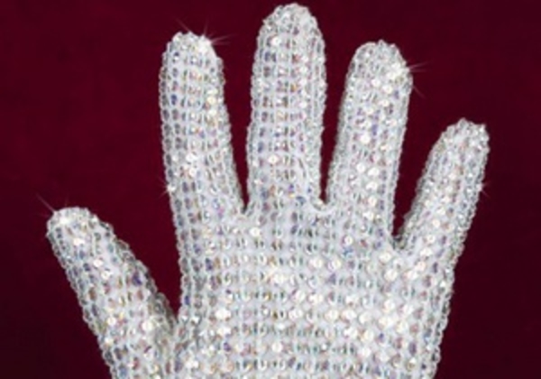 С молотка уйдет сценический гардероб Майкла Джексона