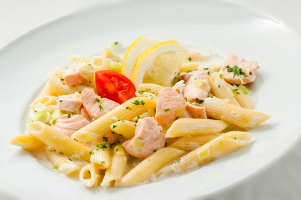 Как приготовить пенне с лососем и сыром (ВИДЕО)