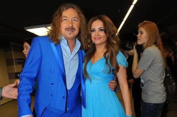 Игорь Николаев опроверг слух о разводе с молодой женой