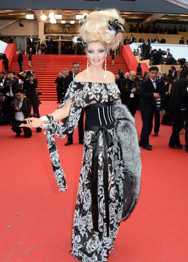 Лена Ленина пришла на Каннский фестиваль без нижнего белья