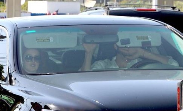 Эштон Катчер тайно встречается с дочкой Деми Мур